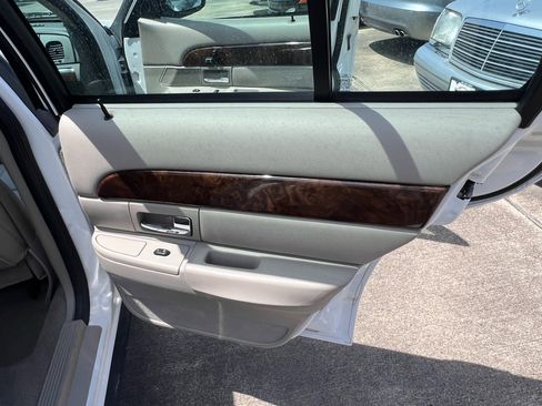 Used 2008 Mercury Grand Marquis LS image 31