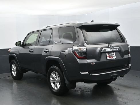 Used 2017 Toyota 4Runner SR5 image 4