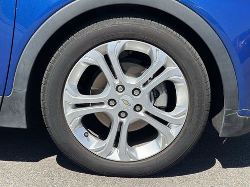 Used 2021 Chevrolet Bolt LT FWD image 24