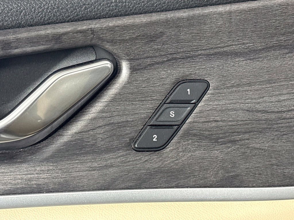 Used 2024 Jeep Grand Cherokee Limited RWD image 13
