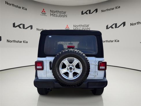 Used 2021 Jeep Wrangler Unlimited Sport AWD/4WD image 3