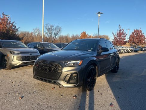 Used 2021 Audi SQ5 Premium Plus w/ Premium Plus Package image 3