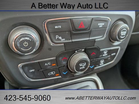 Used 2018 Jeep Compass Sport w/ Tech Group FWD image 10