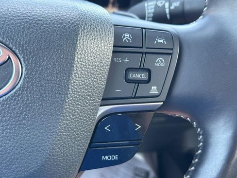 Used 2025 Toyota Camry SE FWD image 20
