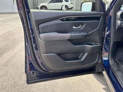 Certified 2025 Honda Pilot Sport image 6