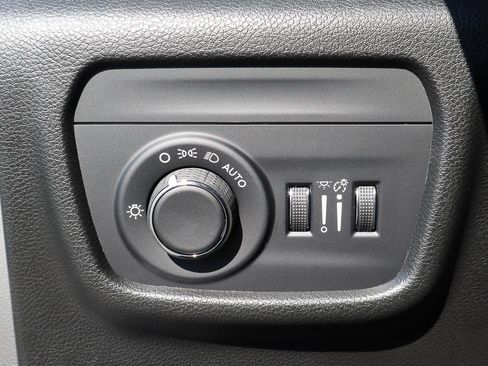 New 2025 Jeep Grand Cherokee L Altitude image 10