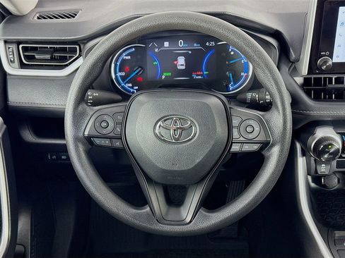 Used 2025 Toyota RAV4 XLE AWD/4WD image 36