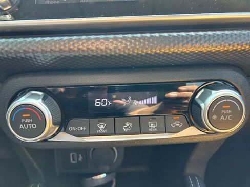 Used 2020 Nissan Kicks SV image 14