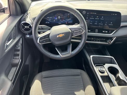 Used 2026 Chevrolet Equinox LT FWD image 13