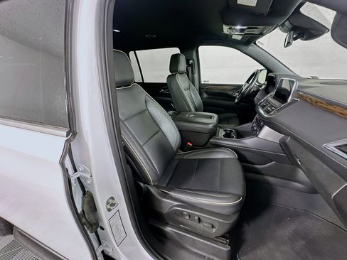 Used 2023 Chevrolet Suburban Premier image 33
