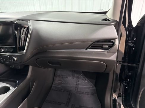 Certified 2021 Chevrolet Traverse LT w/ LT Premium Package AWD/4WD image 24