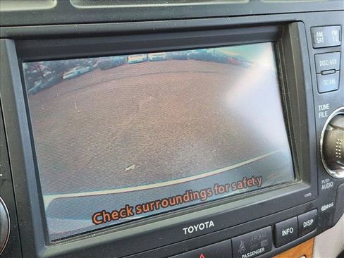 Used 2010 Toyota Highlander Limited w/ Extra Value Pkg 3 AWD/4WD image 11