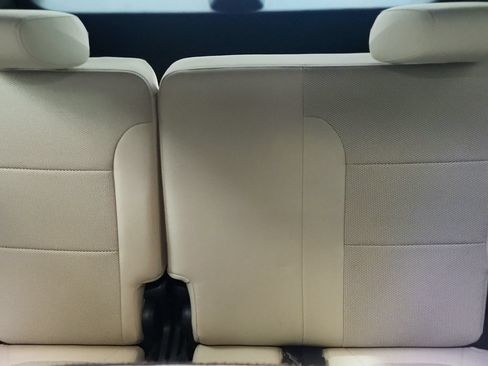Used 2023 Chevrolet Traverse LS FWD image 23
