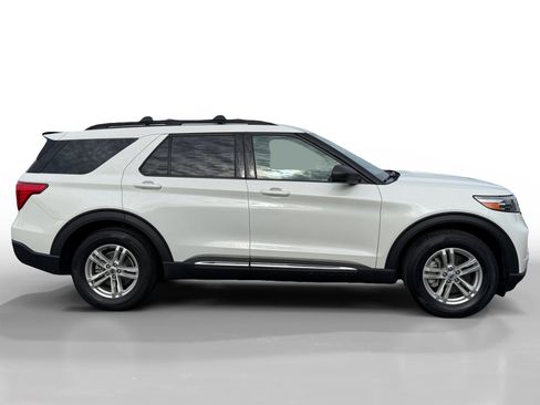 Used 2022 Ford Explorer XLT image 6