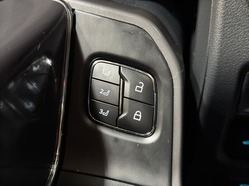 Used 2025 Ford F150 Lariat image 34