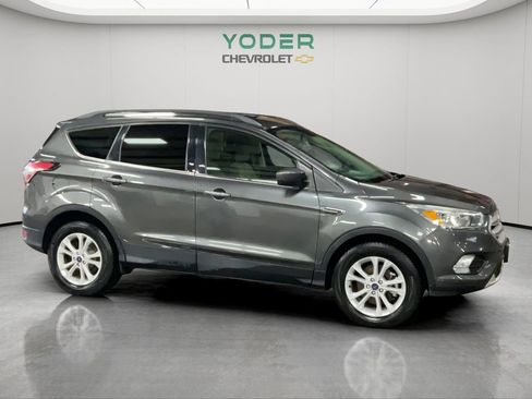 Used 2018 Ford Escape SE AWD/4WD image 3
