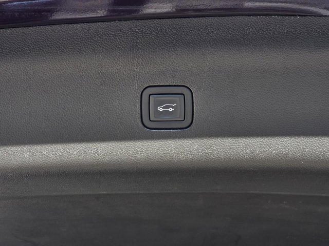 Used 2023 Buick Enclave Avenir w/ Avenir Technology Package FWD image 12