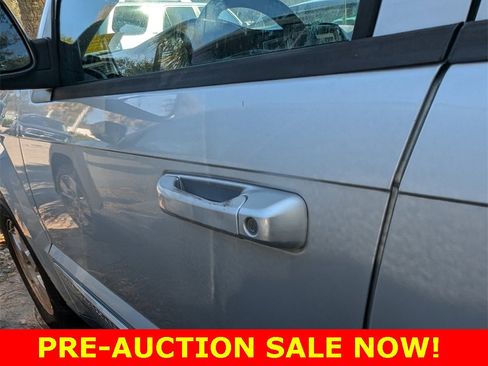 Used 2010 Jeep Grand Cherokee Laredo image 15