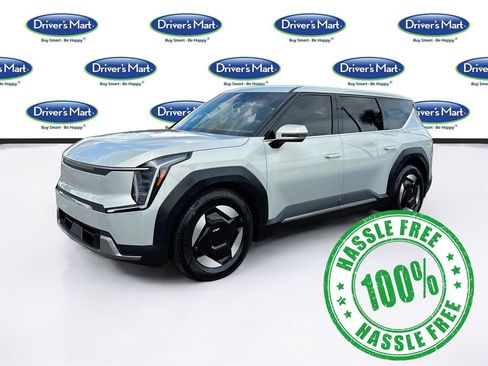 Used 2024 Kia EV9 Light Long Range RWD image 3