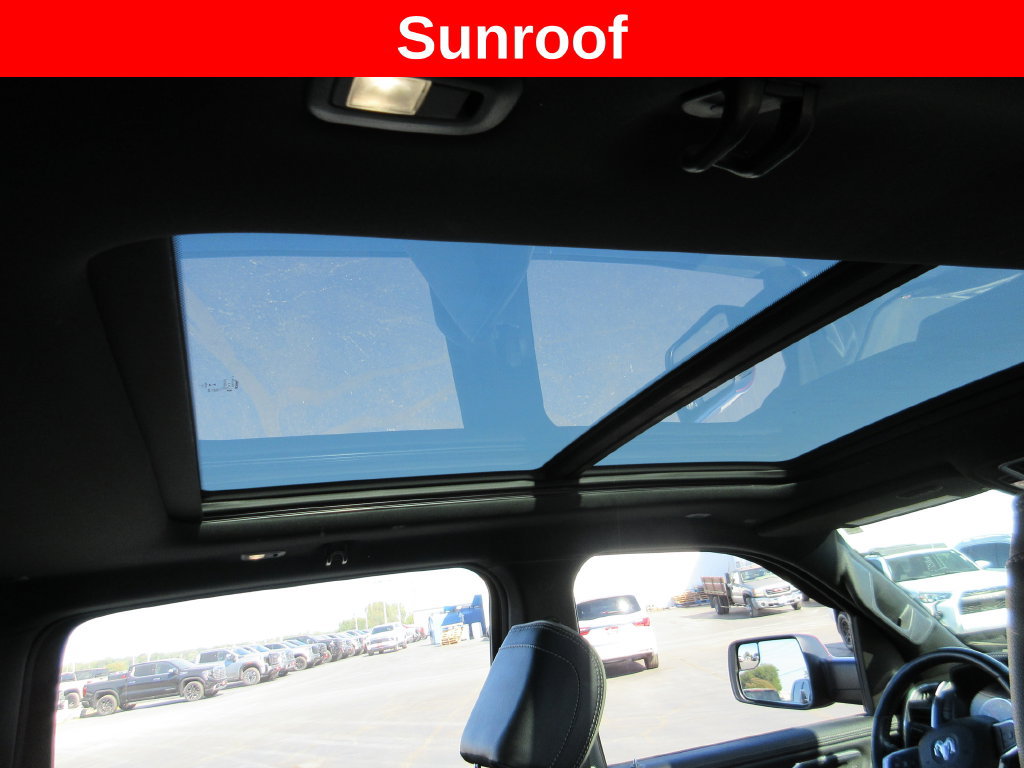 Used 2022 RAM 1500 Laramie AWD/4WD image 16