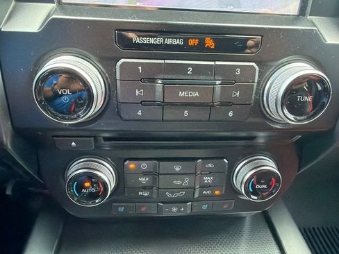 Used 2016 Ford F150 Lariat w/ Equipment Group 502A Luxury AWD/4WD image 21