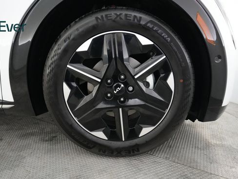 Used 2025 Kia EV6 Wind RWD image 20