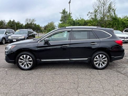 Used 2018 Subaru Outback 2.5i Touring AWD/4WD image 8