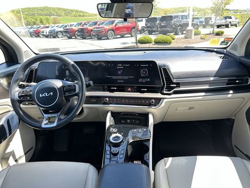 Used 2023 Kia Sportage EX AWD/4WD image 16
