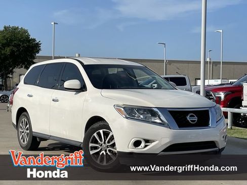 Used 2014 Nissan Pathfinder S FWD image 1