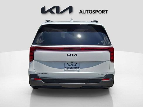 New 2026 Kia Carnival SX w/ SX Dark Edition Package image 9