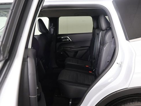 New 2026 Mitsubishi Outlander SE FWD image 33