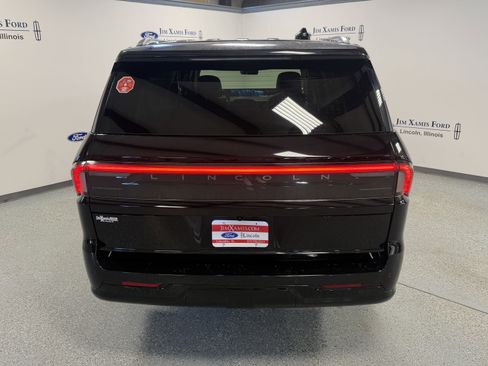 Used 2025 Lincoln Navigator L Reserve AWD/4WD image 37