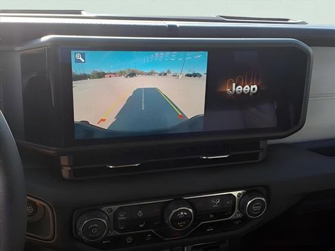 Used 2024 Jeep Gladiator Sport image 4