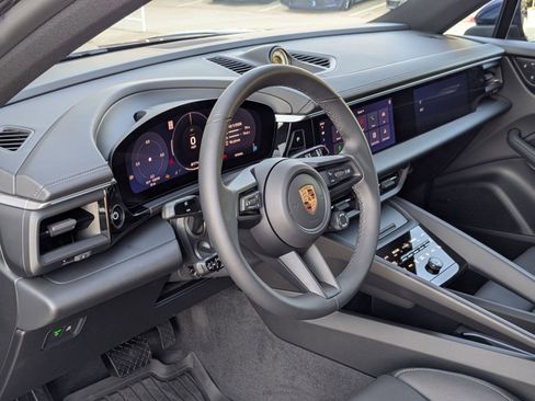 New 2025 Porsche Macan 4 Electric AWD/4WD image 4