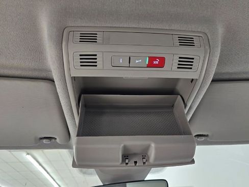 Used 2024 Volkswagen Tiguan Wolfsburg Edition image 25