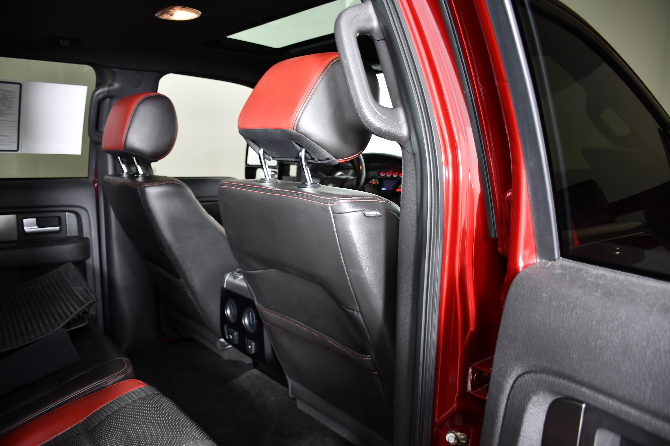 Used 2014 Ford F150 Raptor w/ Equipment Group 801A Luxury AWD/4WD image 46