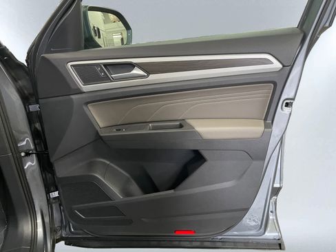 Used 2023 Volkswagen Atlas SE image 16