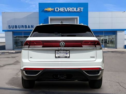 Used 2024 Volkswagen Atlas Cross Sport SE w/ Panoramic Sunroof Package AWD/4WD image 4