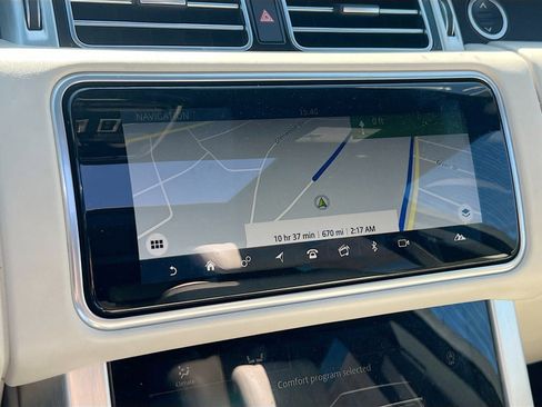 Used 2019 Land Rover Range Rover HSE image 13