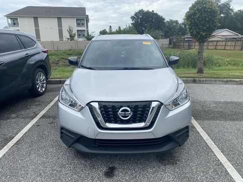 Used 2019 Nissan Kicks S FWD image 14