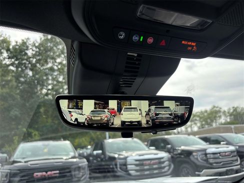 New 2026 GMC Acadia Elevation image 18