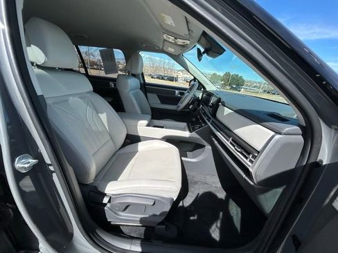 Used 2025 Hyundai Santa Fe SEL image 33