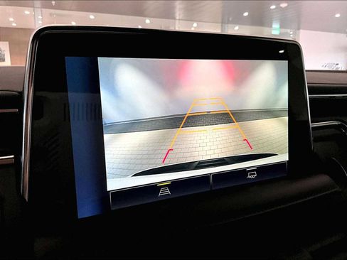 Used 2024 Chevrolet Suburban Z71 image 28