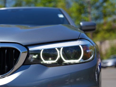 Used 2018 BMW 530i xDrive w/ Premium Package AWD/4WD image 10