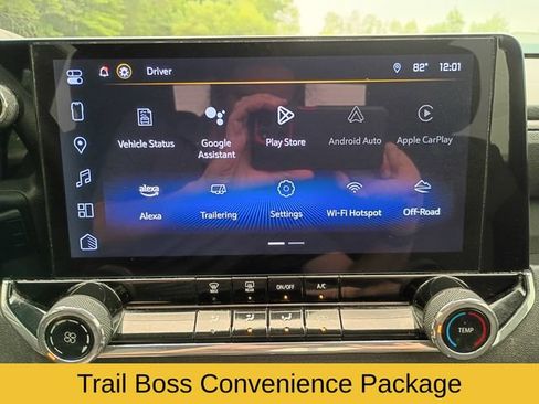 Used 2024 Chevrolet Colorado Trail Boss AWD/4WD image 15