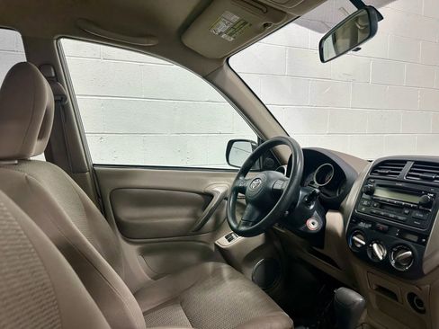 Used 2004 Toyota RAV4 2WD image 12