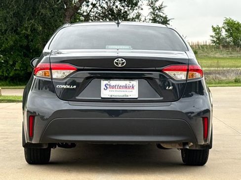 Used 2025 Toyota Corolla LE FWD image 7
