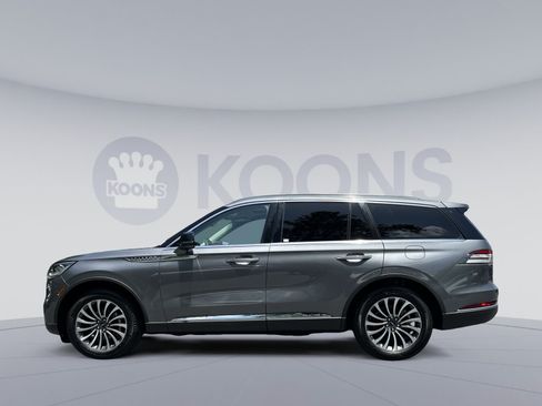Used 2024 Lincoln Aviator Reserve AWD/4WD image 7