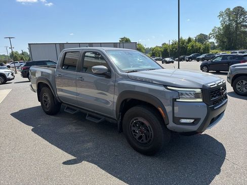 Used 2025 Nissan Frontier PRO-4X AWD/4WD image 9