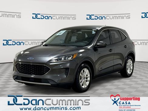 Used 2020 Ford Escape SE FWD image 1